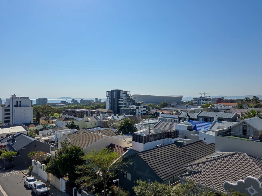To Let 2 Bedroom Property for Rent in Green Point Western Cape